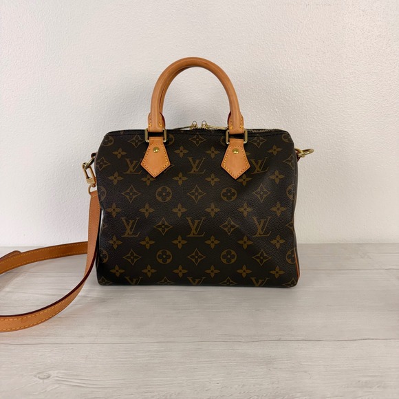 Louis Vuitton Handbags - Louis Vuitton Speedy Bandouliere 25 Brown Monogram Shoulder Crossbody Bag